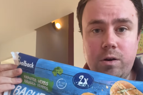 Welke supermarkt heeft het beste stokbroodje kruidenboter?